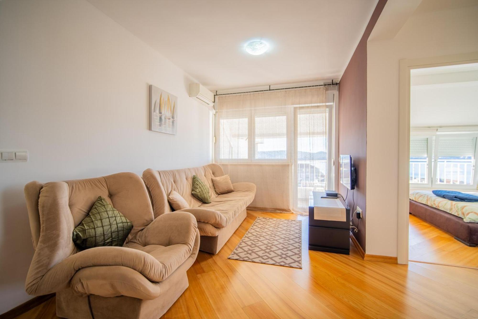 Apartman Centar ติวัต ภายนอก รูปภาพ